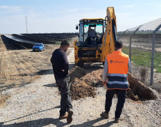 חפירה לאיתור פגיעה בכבל מצלמות בשדה סולארי NEXTCOM